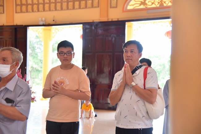 Nhóm Hiểu và Thương: Cúng dường Trường Hạ - 2023