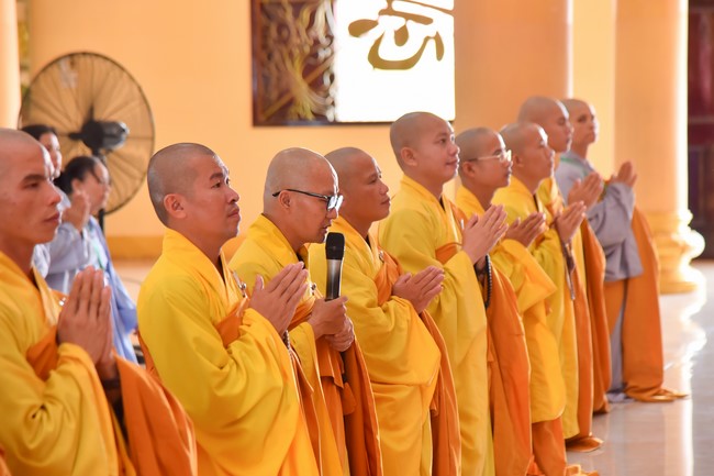 Nhóm Hiểu và Thương: Cúng dường Trường Hạ - 2023