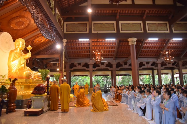 Nhóm Hiểu và Thương: Cúng dường Trường Hạ - 2023