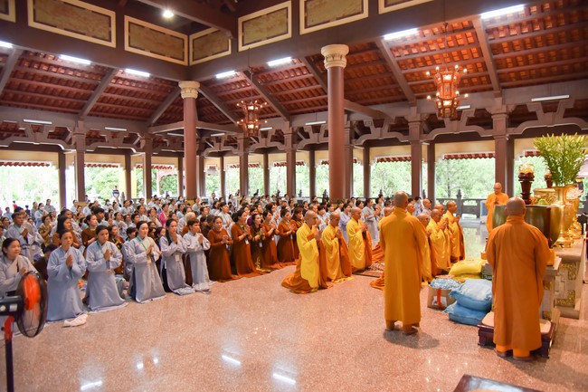 Nhóm Hiểu và Thương: Cúng dường Trường Hạ - 2023