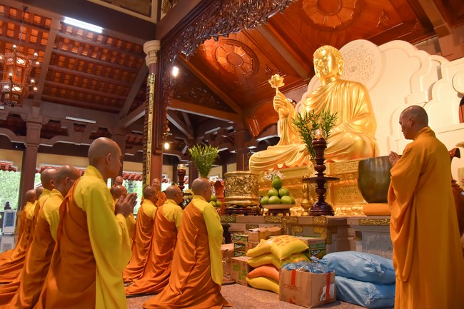 Nhóm Hiểu và Thương: Cúng dường Trường Hạ - 2023