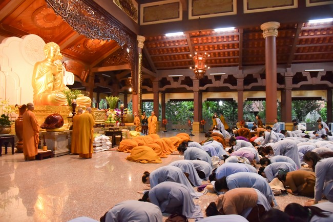 Nhóm Hiểu và Thương: Cúng dường Trường Hạ - 2023