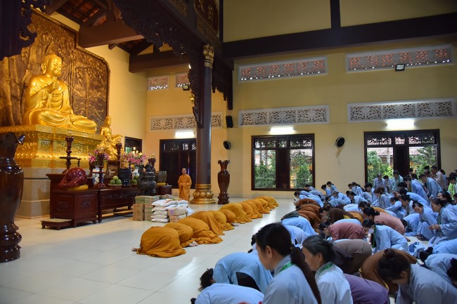 Nhóm Hiểu và Thương: Cúng dường Trường Hạ - 2023