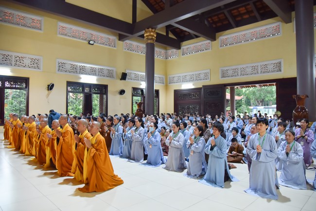 Nhóm Hiểu và Thương: Cúng dường Trường Hạ - 2023