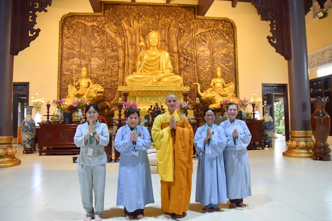 Nhóm Hiểu và Thương: Cúng dường Trường Hạ - 2023