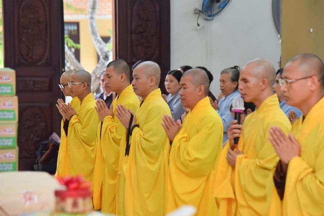 Nhóm Hiểu và Thương: Cúng dường Trường Hạ - 2023