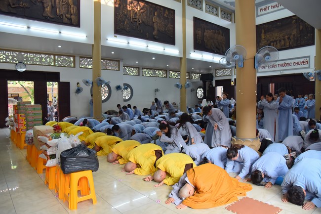 Nhóm Hiểu và Thương: Cúng dường Trường Hạ - 2023