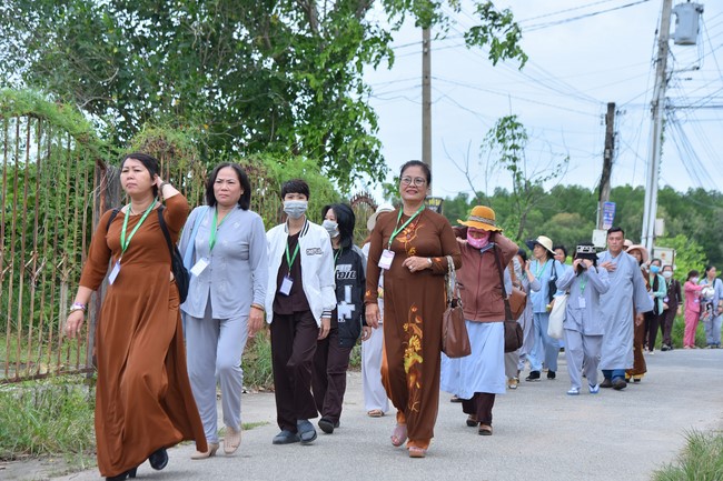 Nhóm Hiểu và Thương: Cúng dường Trường Hạ - 2023