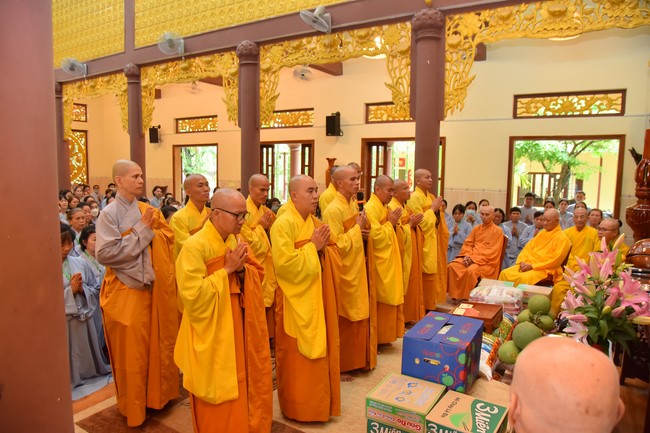 Nhóm Hiểu và Thương: Cúng dường Trường Hạ - 2023