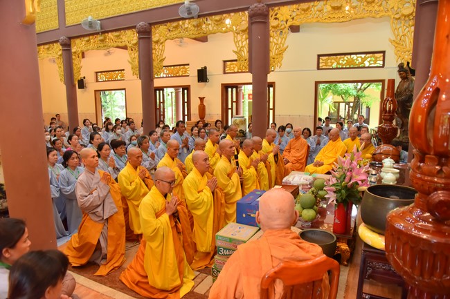 Nhóm Hiểu và Thương: Cúng dường Trường Hạ - 2023