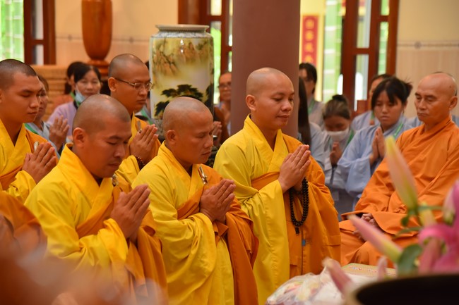 Nhóm Hiểu và Thương: Cúng dường Trường Hạ - 2023