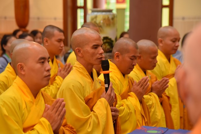 Nhóm Hiểu và Thương: Cúng dường Trường Hạ - 2023