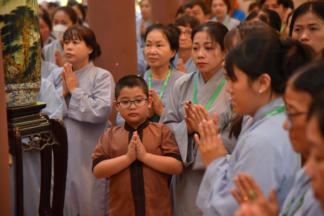 Nhóm Hiểu và Thương: Cúng dường Trường Hạ - 2023