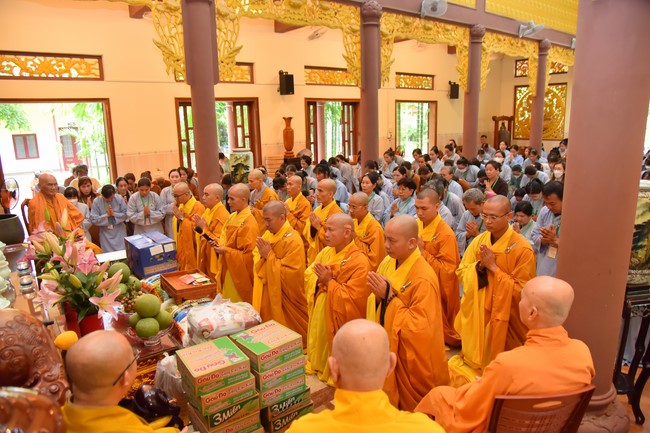 Nhóm Hiểu và Thương: Cúng dường Trường Hạ - 2023