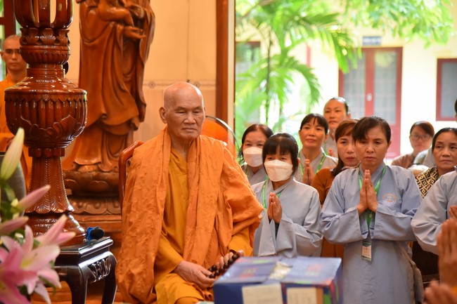 Nhóm Hiểu và Thương: Cúng dường Trường Hạ - 2023