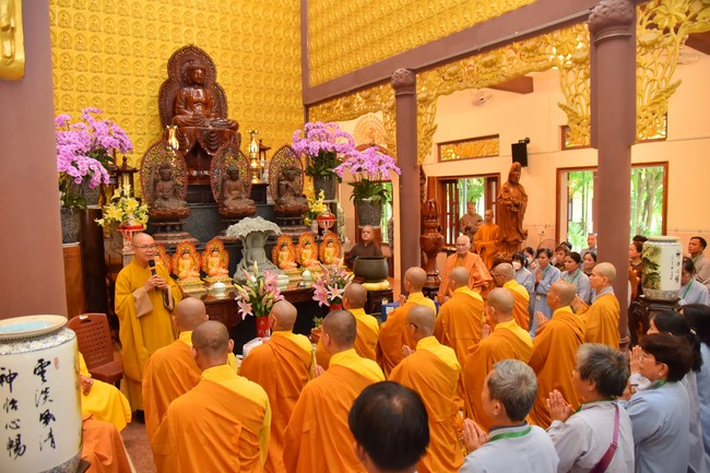 Nhóm Hiểu và Thương: Cúng dường Trường Hạ - 2023