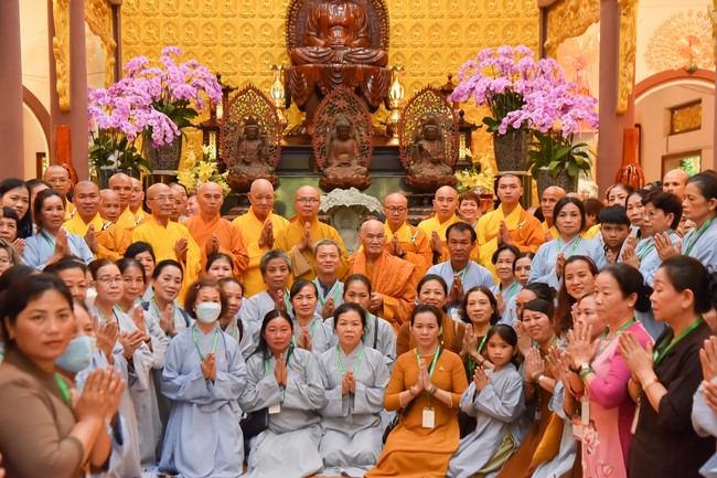 Nhóm Hiểu và Thương: Cúng dường Trường Hạ - 2023