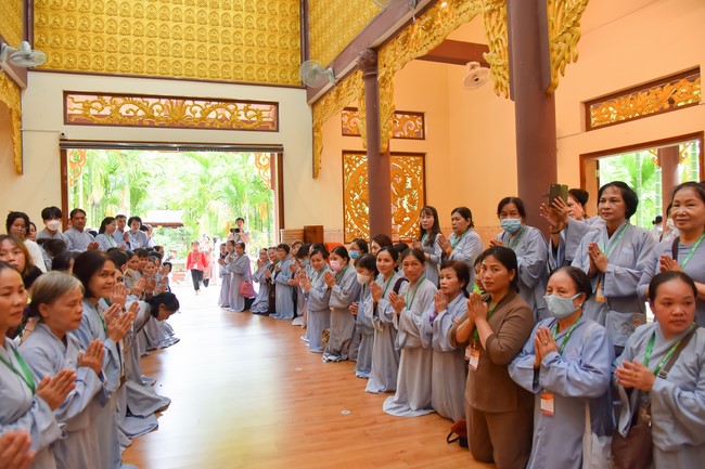 Nhóm Hiểu và Thương: Cúng dường Trường Hạ - 2023