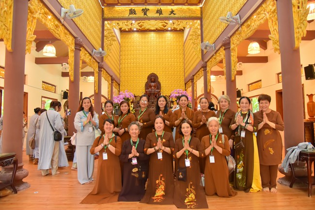 Nhóm Hiểu và Thương: Cúng dường Trường Hạ - 2023