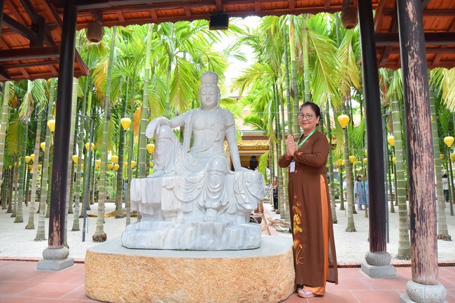 Nhóm Hiểu và Thương: Cúng dường Trường Hạ - 2023