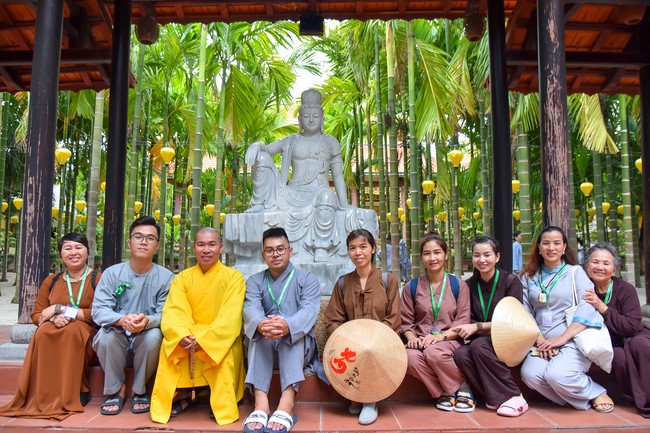 Nhóm Hiểu và Thương: Cúng dường Trường Hạ - 2023