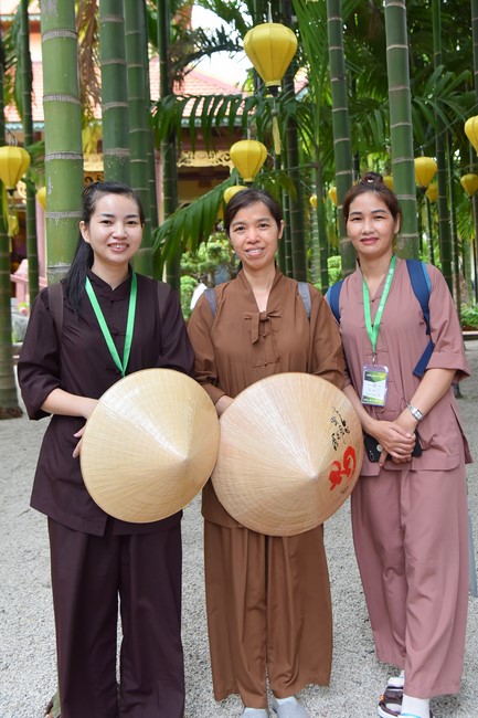 Nhóm Hiểu và Thương: Cúng dường Trường Hạ - 2023