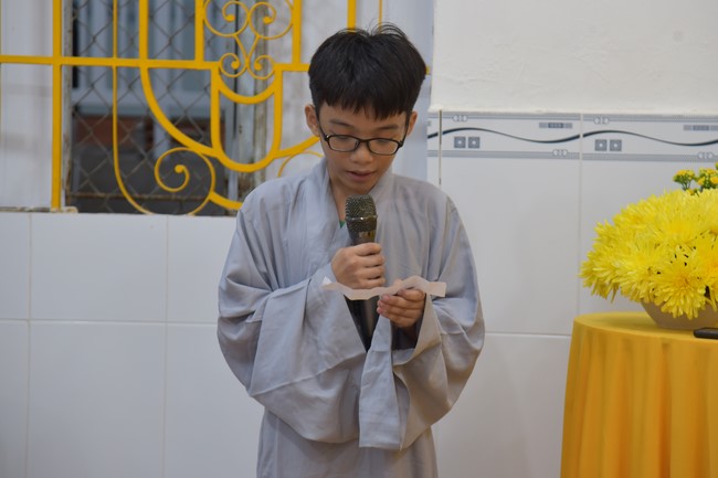 Basic Buddhist program and giving gifts at Minh Chat Ashram in Can Tho