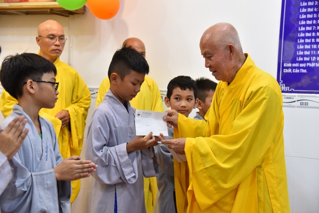 Basic Buddhist program and giving gifts at Minh Chat Ashram in Can Tho