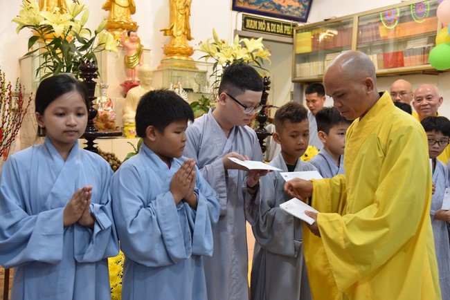Basic Buddhist program and giving gifts at Minh Chat Ashram in Can Tho
