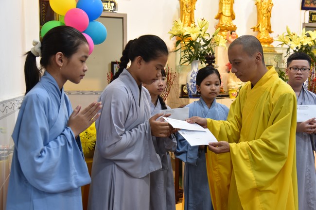 Basic Buddhist program and giving gifts at Minh Chat Ashram in Can Tho