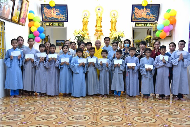 Basic Buddhist program and giving gifts at Minh Chat Ashram in Can Tho