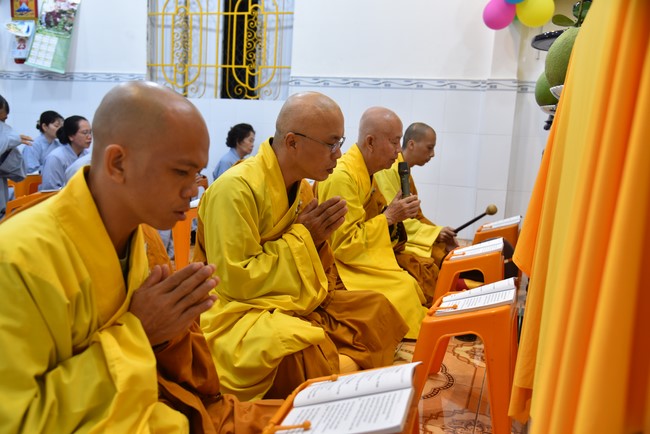 Basic Buddhist program and giving gifts at Minh Chat Ashram in Can Tho