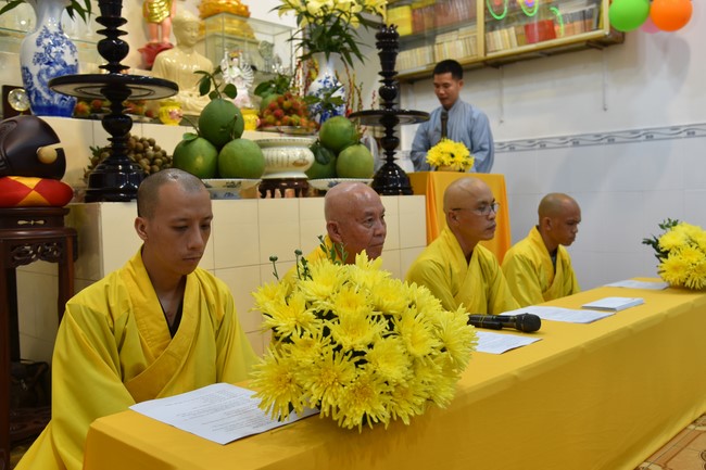 Basic Buddhist program and giving gifts at Minh Chat Ashram in Can Tho