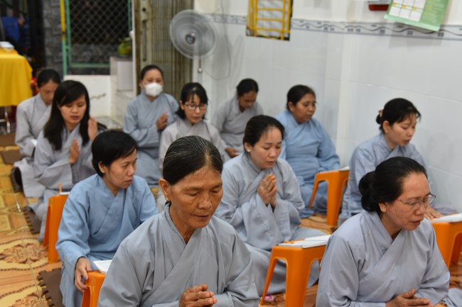 Basic Buddhist program and giving gifts at Minh Chat Ashram in Can Tho