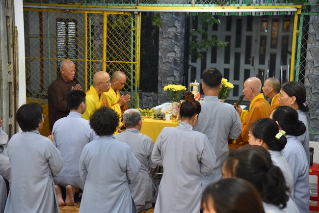 Basic Buddhist program and giving gifts at Minh Chat Ashram in Can Tho