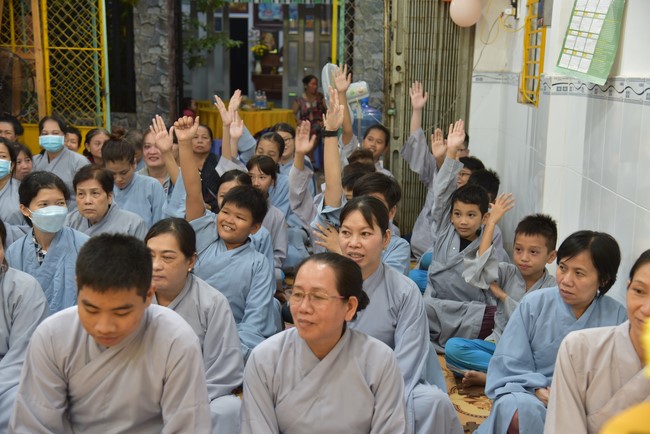 Basic Buddhist program and giving gifts at Minh Chat Ashram in Can Tho