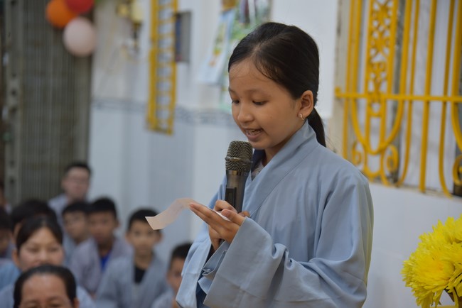 Basic Buddhist program and giving gifts at Minh Chat Ashram in Can Tho