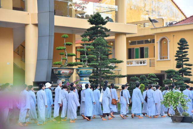 Dharma Talk Cloudless skyline in the 100th Seven-Day Retreat