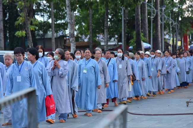 Dharma Talk Cloudless skyline in the 100th Seven-Day Retreat