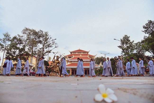 Dharma Talk Cloudless skyline in the 100th Seven-Day Retreat