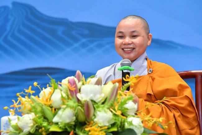 Dharma Talk Cloudless skyline in the 100th Seven-Day Retreat