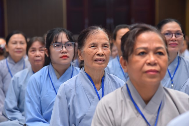 Dharma Talk Cloudless skyline in the 100th Seven-Day Retreat