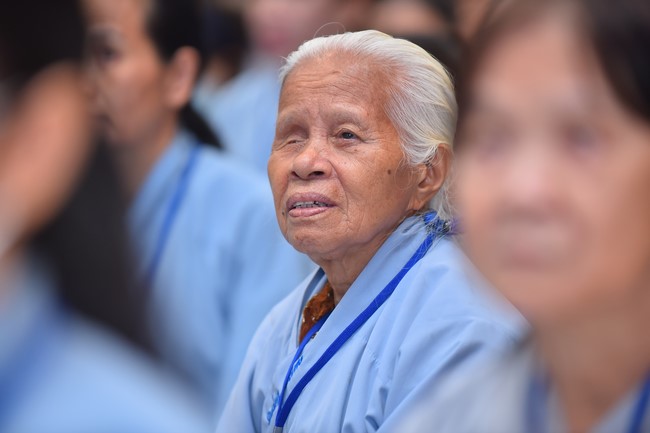 Dharma Talk Cloudless skyline in the 100th Seven-Day Retreat