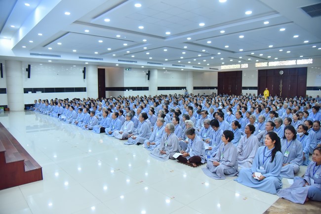 Dharma Talk Cloudless skyline in the 100th Seven-Day Retreat