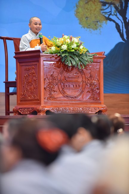 Dharma Talk Cloudless skyline in the 100th Seven-Day Retreat