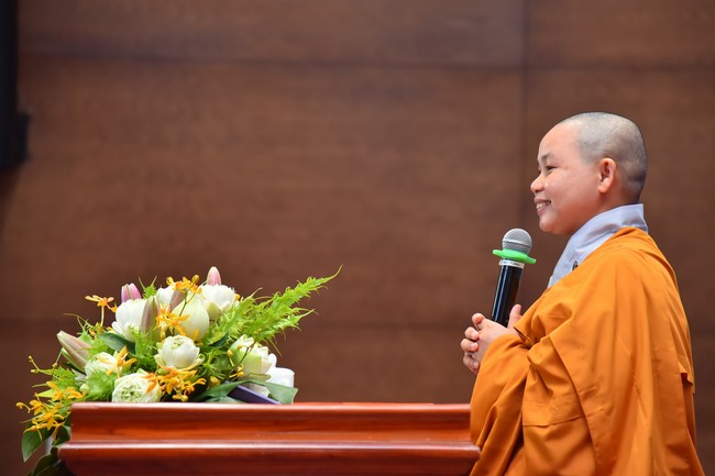 Dharma Talk Cloudless skyline in the 100th Seven-Day Retreat