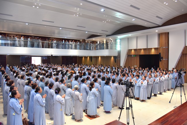 Dharma Talk Cloudless skyline in the 100th Seven-Day Retreat