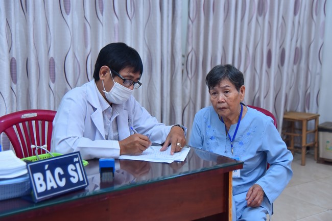 Dharma Talk Cloudless skyline in the 100th Seven-Day Retreat