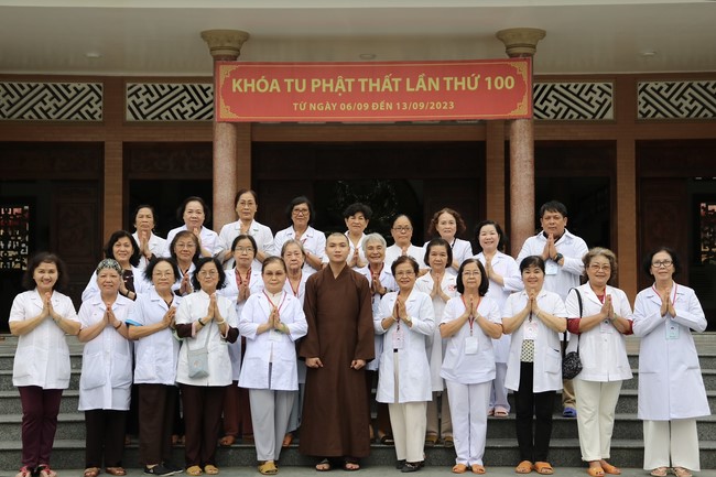 Dharma Talk Cloudless skyline in the 100th Seven-Day Retreat