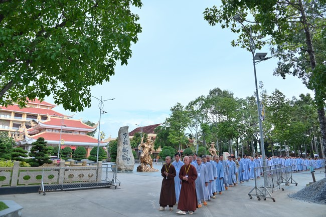 Dharma Talk Cloudless skyline in the 100th Seven-Day Retreat